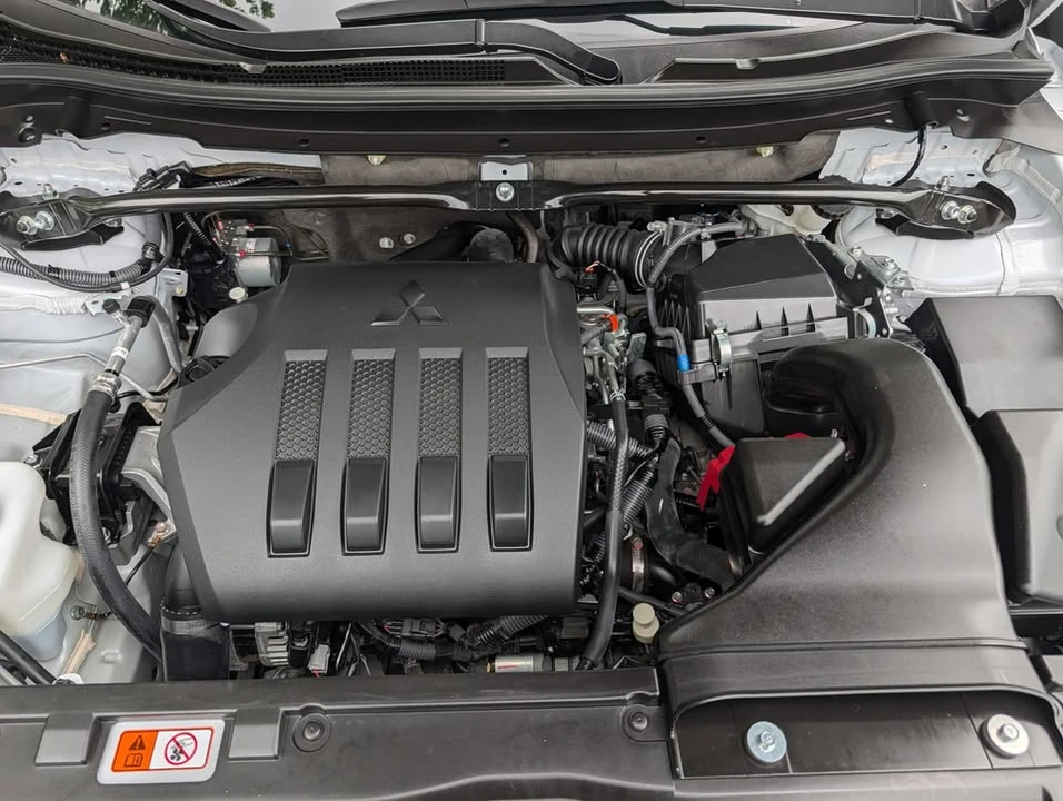 2024 Mitsubishi Eclipse Cross - Image 10 of 20