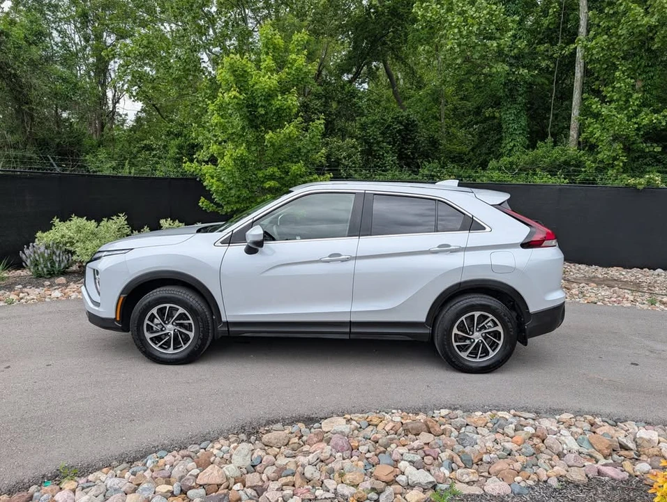 2024 Mitsubishi Eclipse Cross - Image 2 of 20