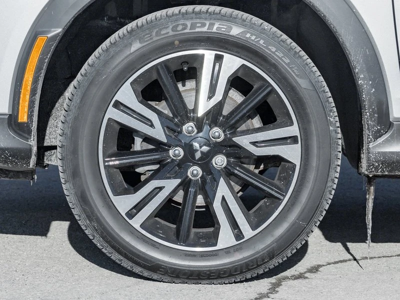 2024 Mitsubishi Eclipse Cross - Image 5 of 20
