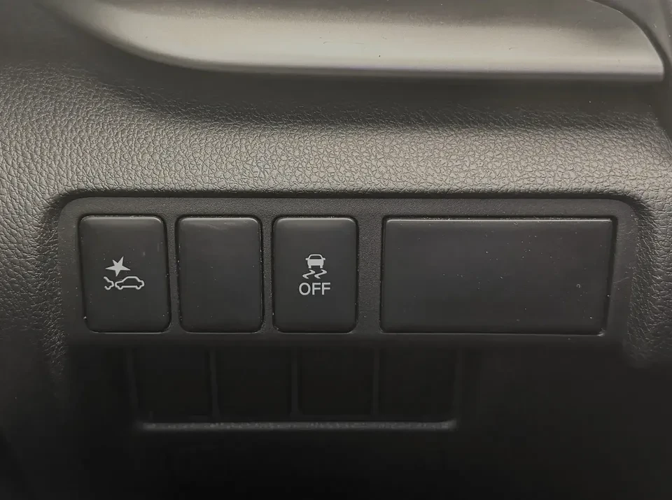 2024 Mitsubishi Eclipse Cross - Image 16 of 18