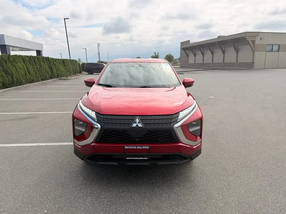 2024 Mitsubishi Eclipse Cross - Image 2 of 18