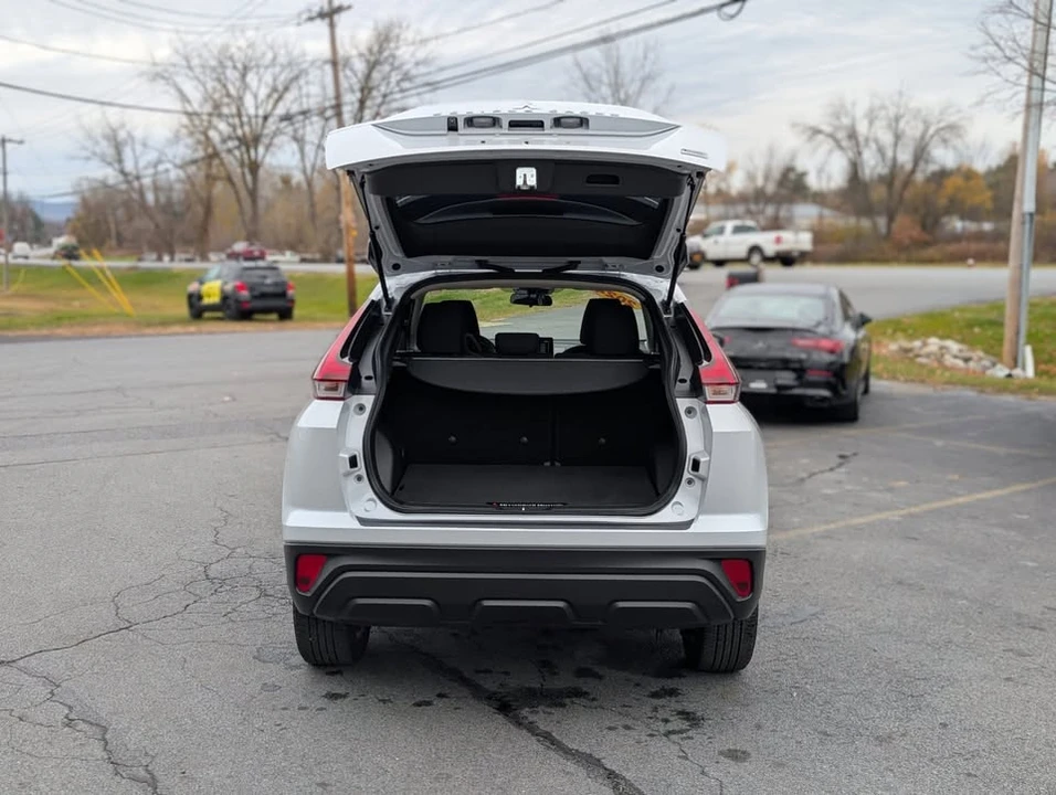 2024 Mitsubishi Eclipse Cross - Image 16 of 17