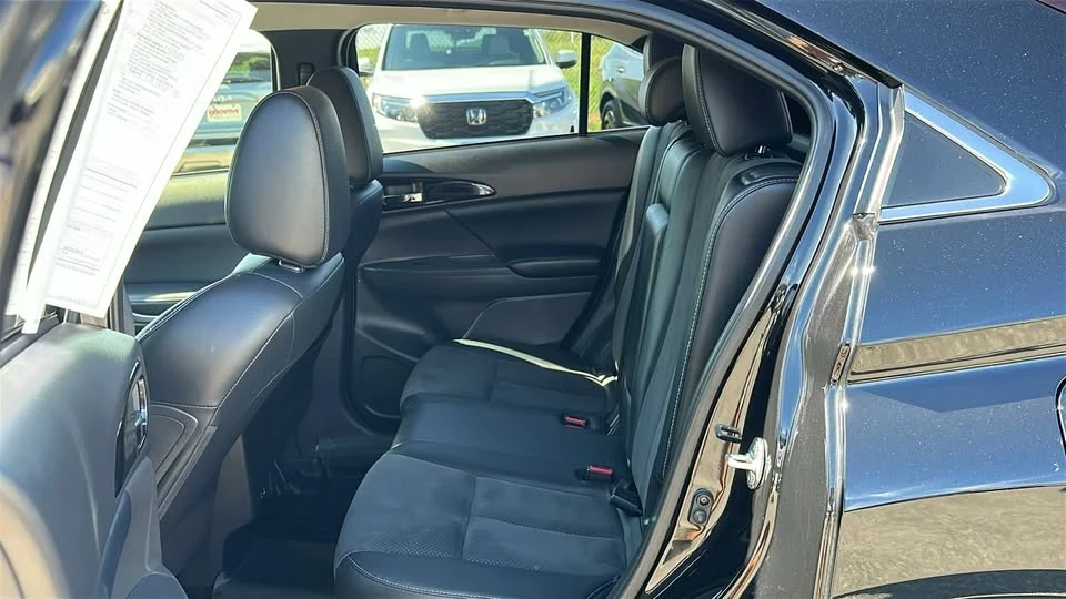 2024 Mitsubishi Eclipse Cross - Image 3 of 13