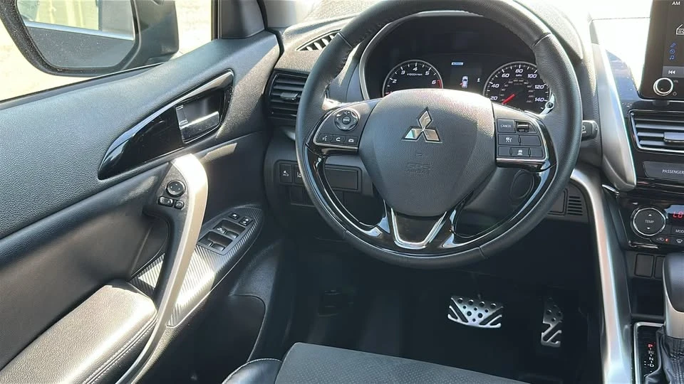2024 Mitsubishi Eclipse Cross - Image 2 of 13