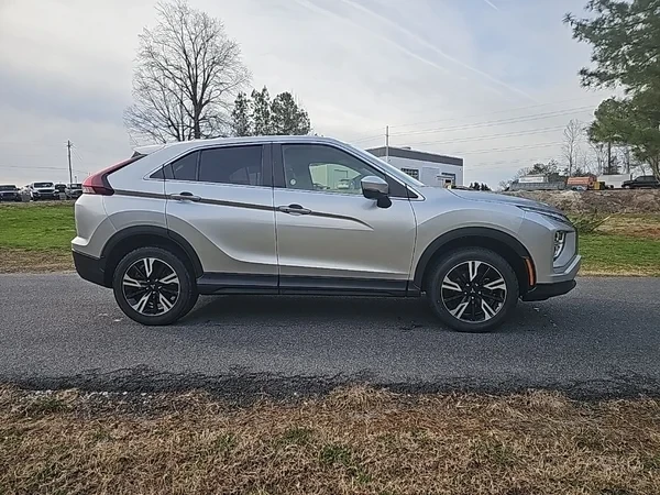 2024 Mitsubishi Eclipse Cross - Image 2 of 11