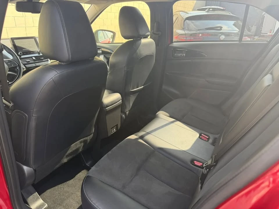 2024 Mitsubishi Eclipse Cross - Image 12 of 15