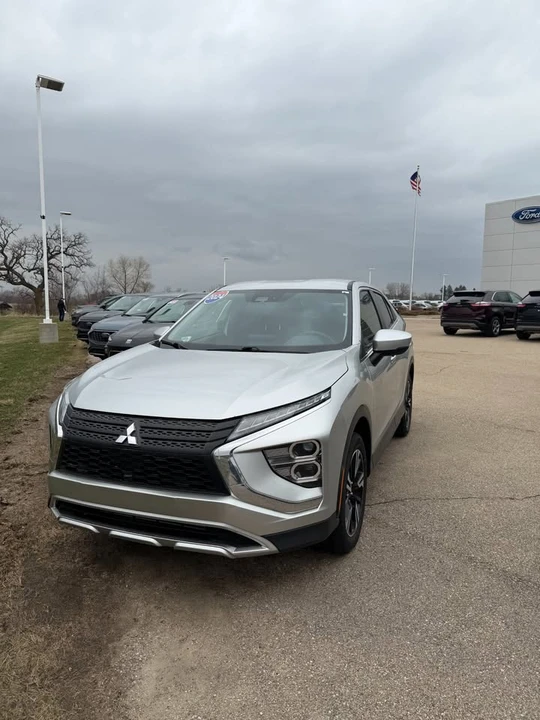 2024 Mitsubishi Eclipse Cross - Image 2 of 8