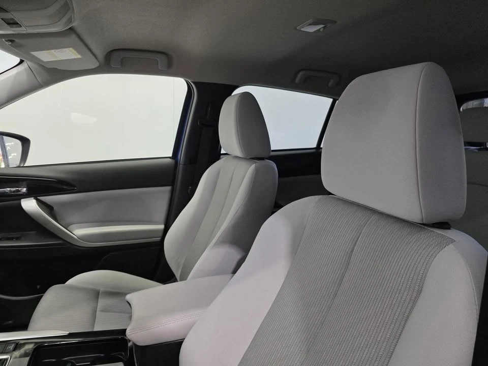 2024 Mitsubishi Eclipse Cross - Image 8 of 15