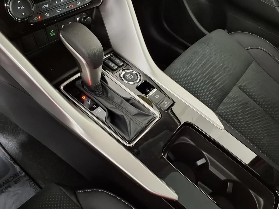 2024 Mitsubishi Eclipse Cross - Image 9 of 19