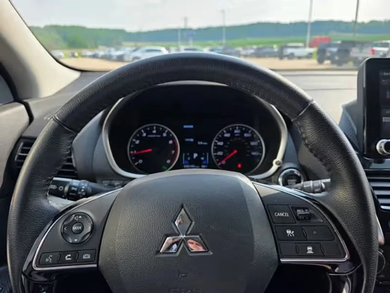 2024 Mitsubishi Eclipse Cross - Image 12 of 19