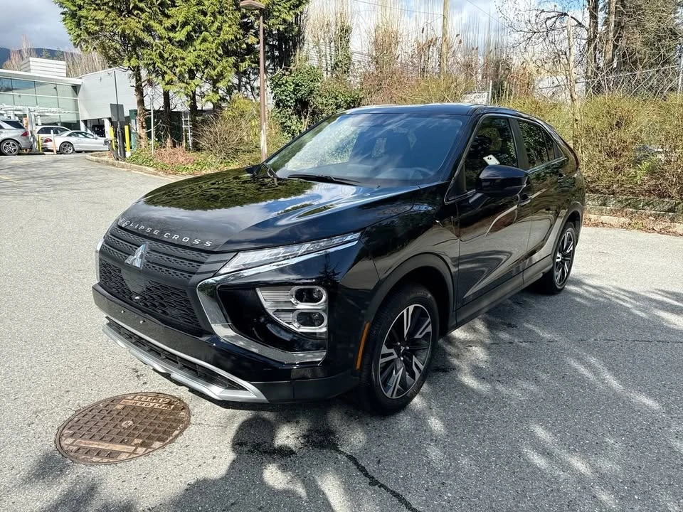 2024 Mitsubishi Eclipse Cross - Image 2 of 17