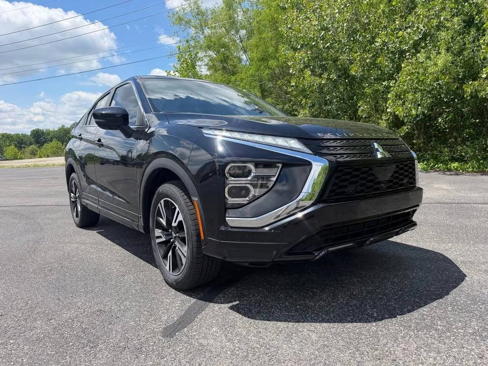 2024 Mitsubishi Eclipse Cross - Image 2 of 20