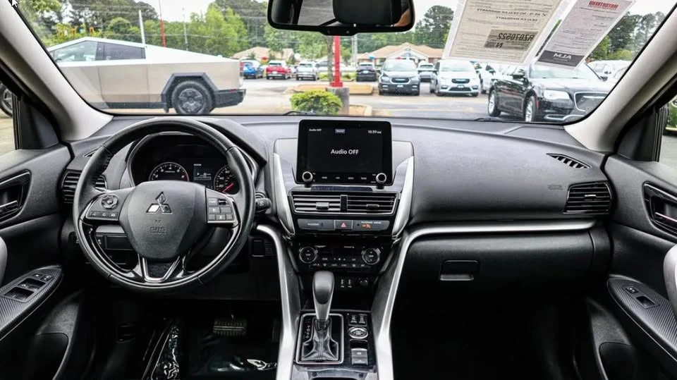 2024 Mitsubishi Eclipse Cross - Image 9 of 11