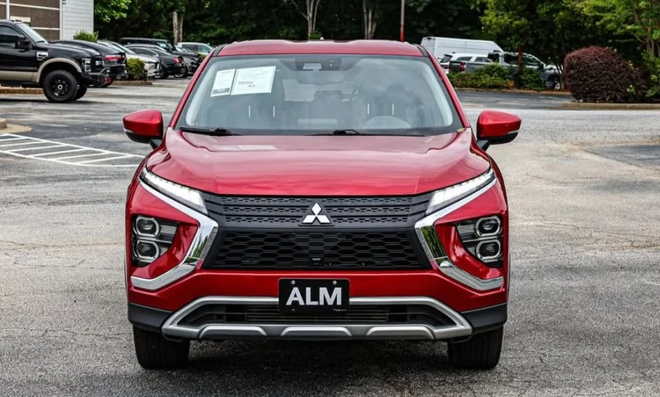 2024 Mitsubishi Eclipse Cross - Image 2 of 11