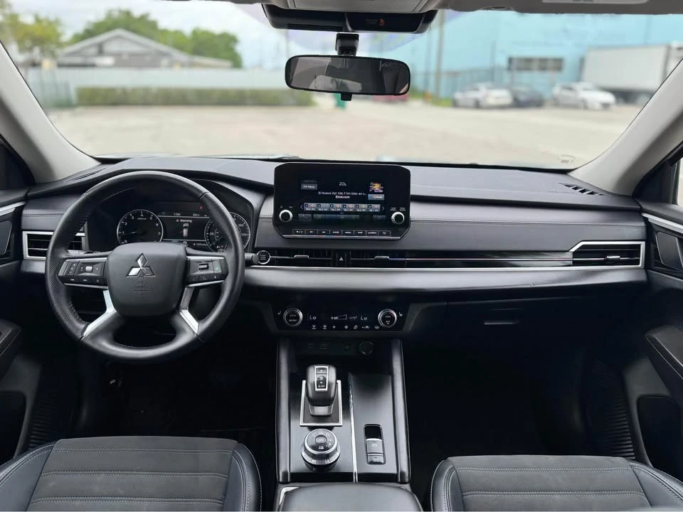2024 Mitsubishi Outlander - Image 3 of 9