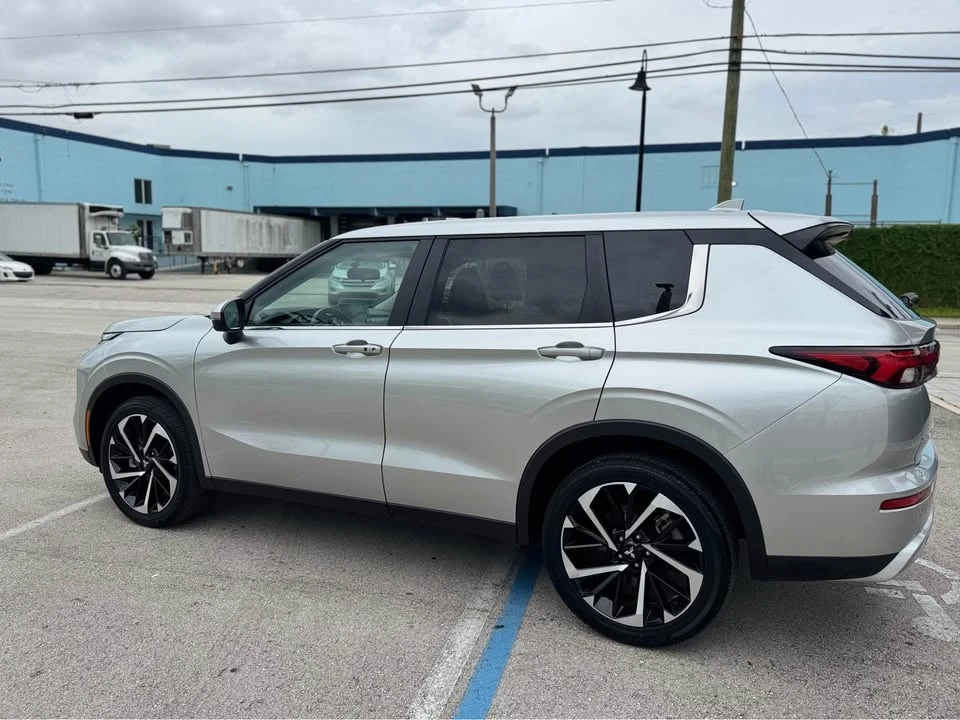 2024 Mitsubishi Outlander - Image 7 of 9
