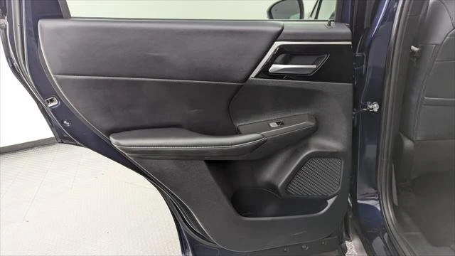 2024 Mitsubishi Outlander - Image 15 of 20
