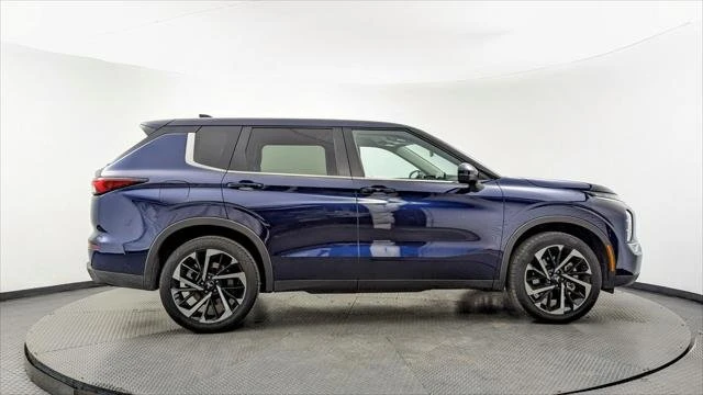 2024 Mitsubishi Outlander - Image 7 of 20