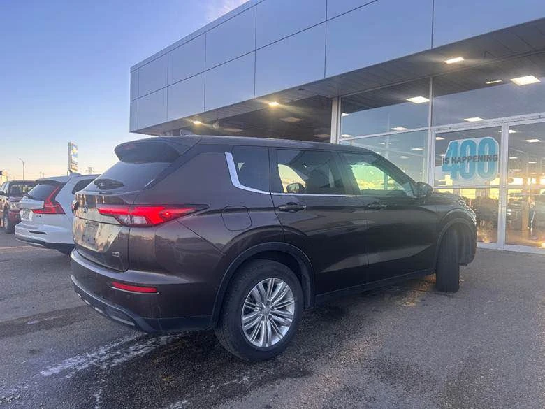 2024 Mitsubishi Outlander - Image 2 of 6