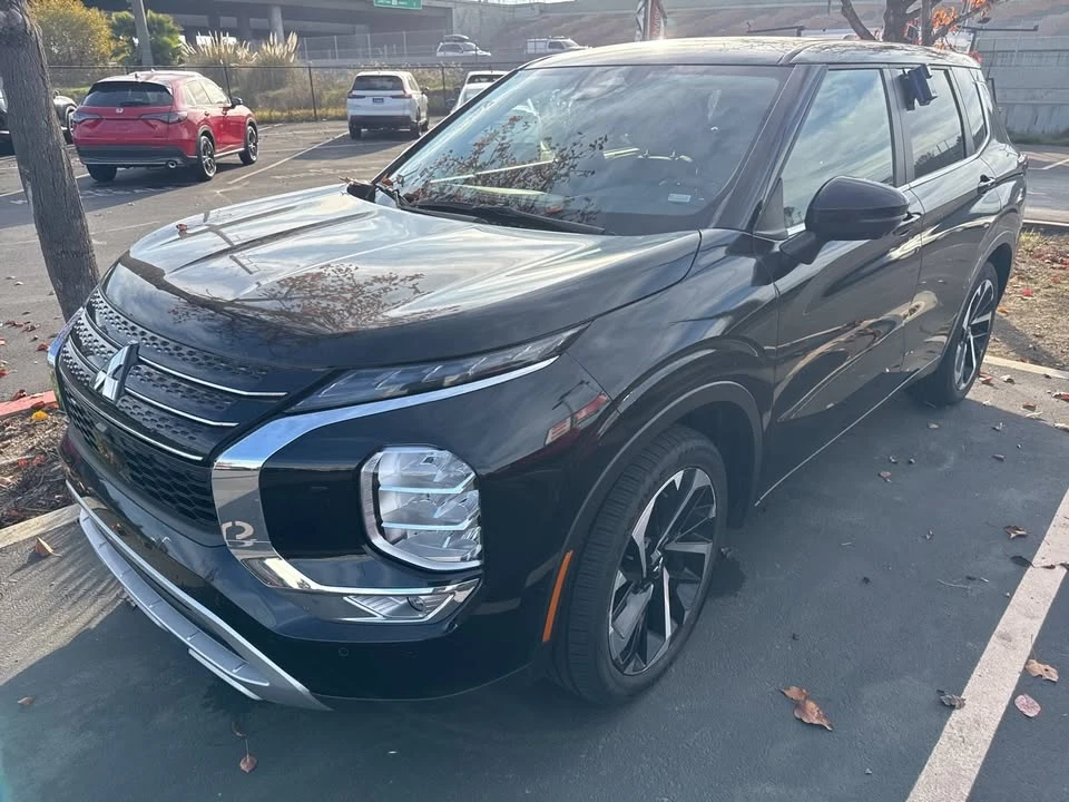 2024 Mitsubishi Outlander - Image 3 of 15