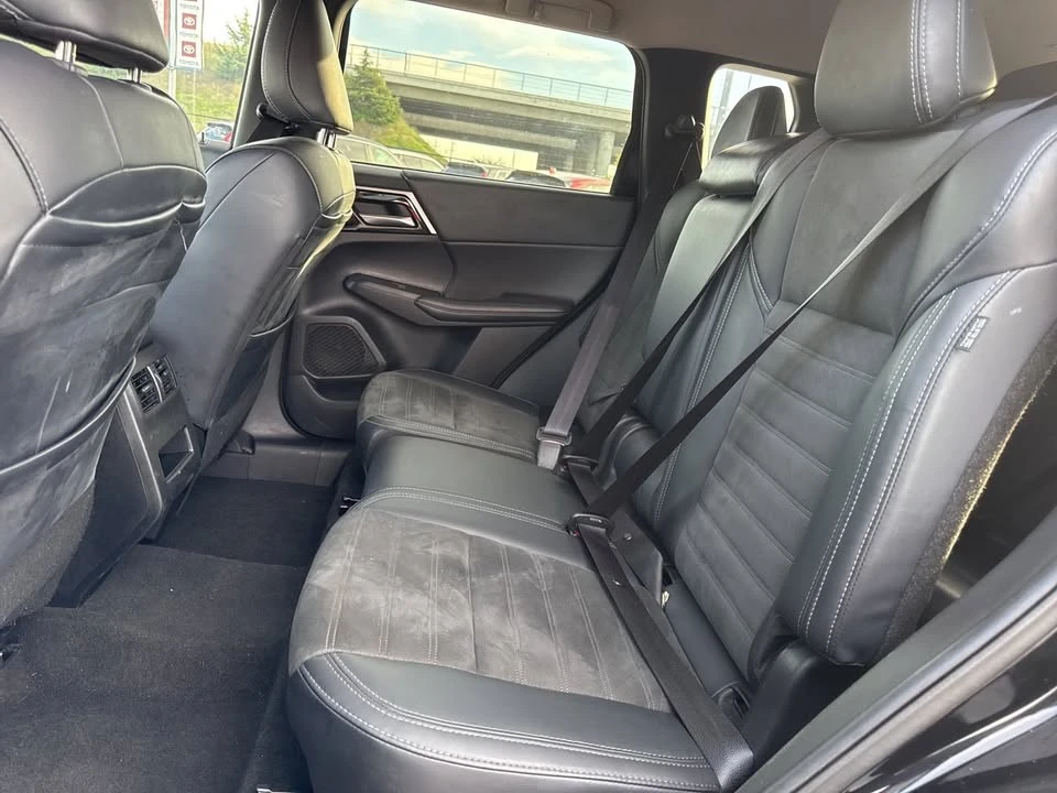 2024 Mitsubishi Outlander - Image 15 of 15