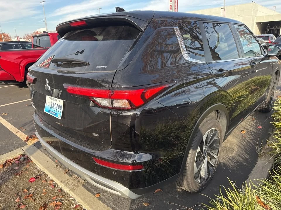 2024 Mitsubishi Outlander - Image 6 of 15