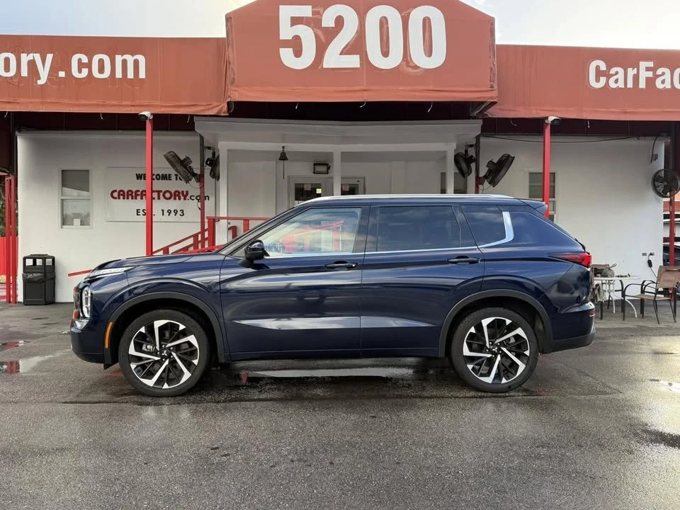 2024 Mitsubishi Outlander - Image 2 of 8