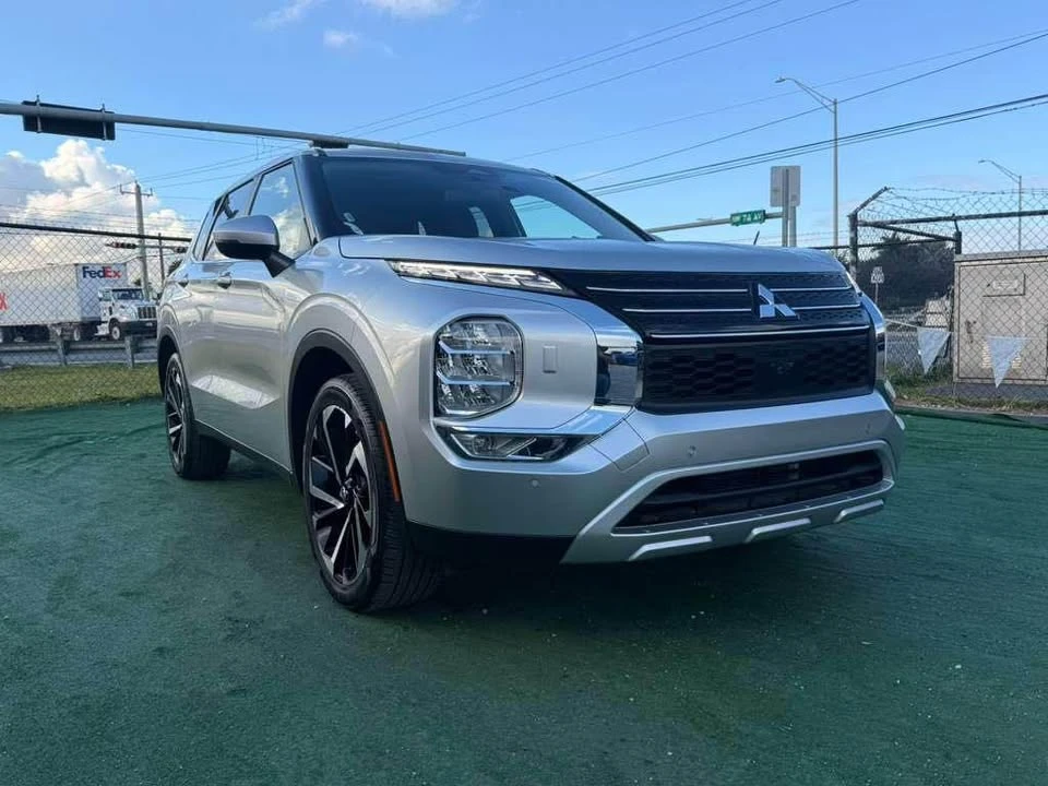 2024 Mitsubishi Outlander - Image 7 of 10