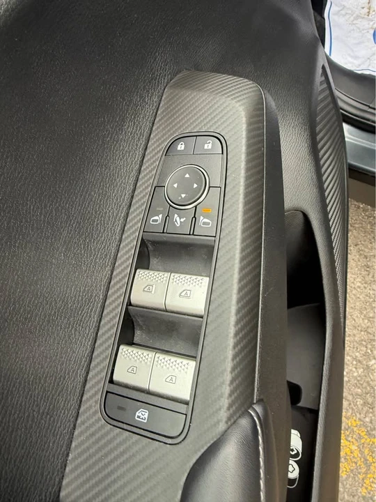 2024 Mitsubishi Outlander - Image 10 of 10