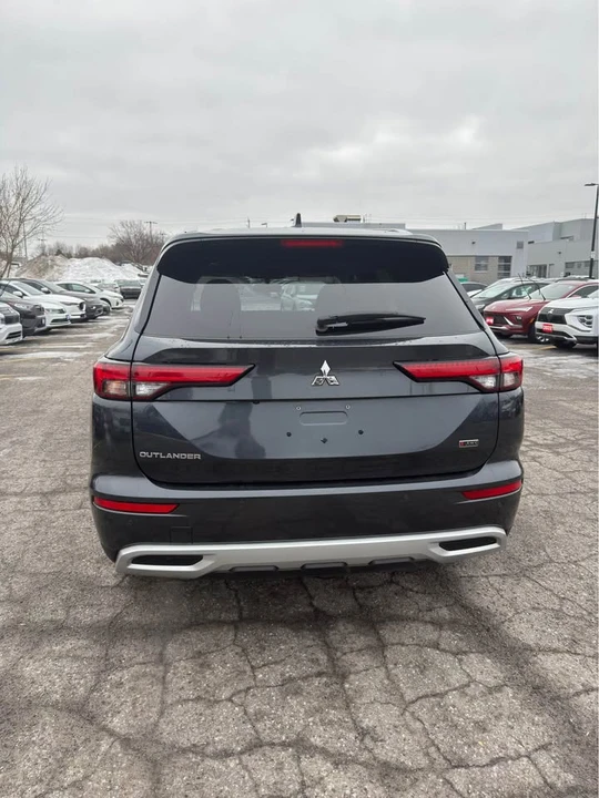 2024 Mitsubishi Outlander - Image 3 of 10