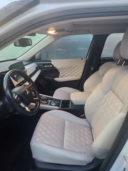 2024 Mitsubishi Outlander - Image 7 of 13