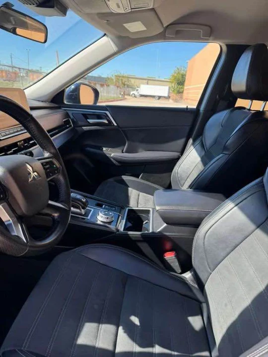 2024 Mitsubishi Outlander - Image 8 of 11