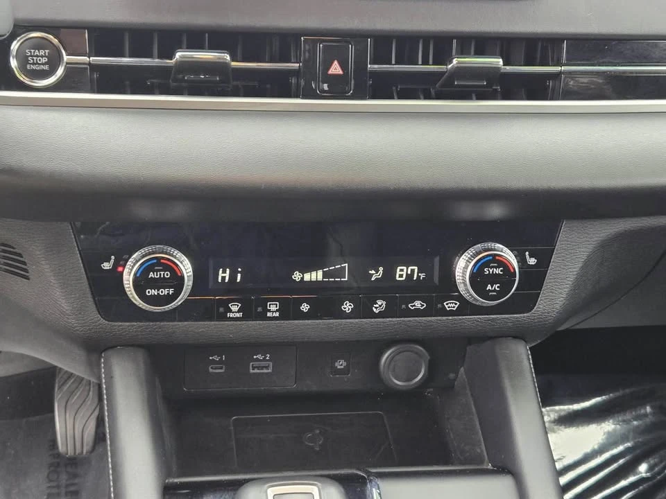 2024 Mitsubishi Outlander - Image 10 of 12