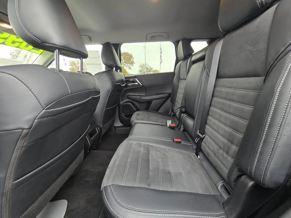2024 Mitsubishi Outlander - Image 5 of 12