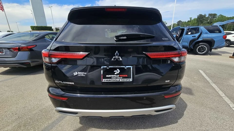 2024 Mitsubishi Outlander - Image 3 of 17