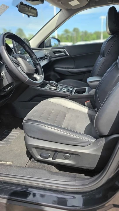 2024 Mitsubishi Outlander - Image 15 of 17