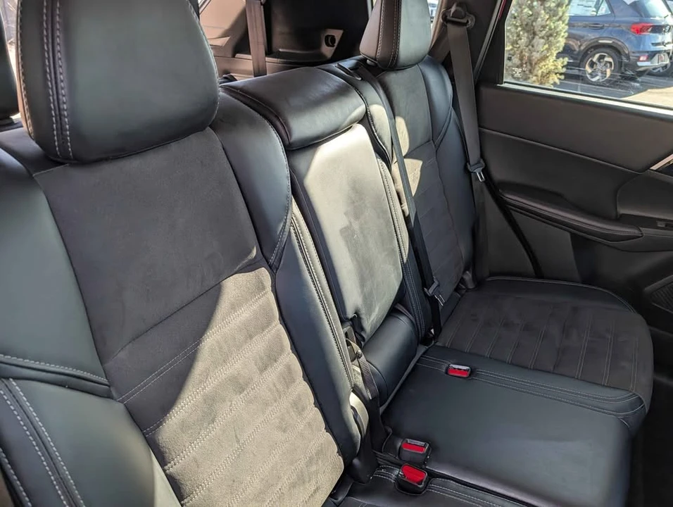 2024 Mitsubishi Outlander - Image 11 of 20