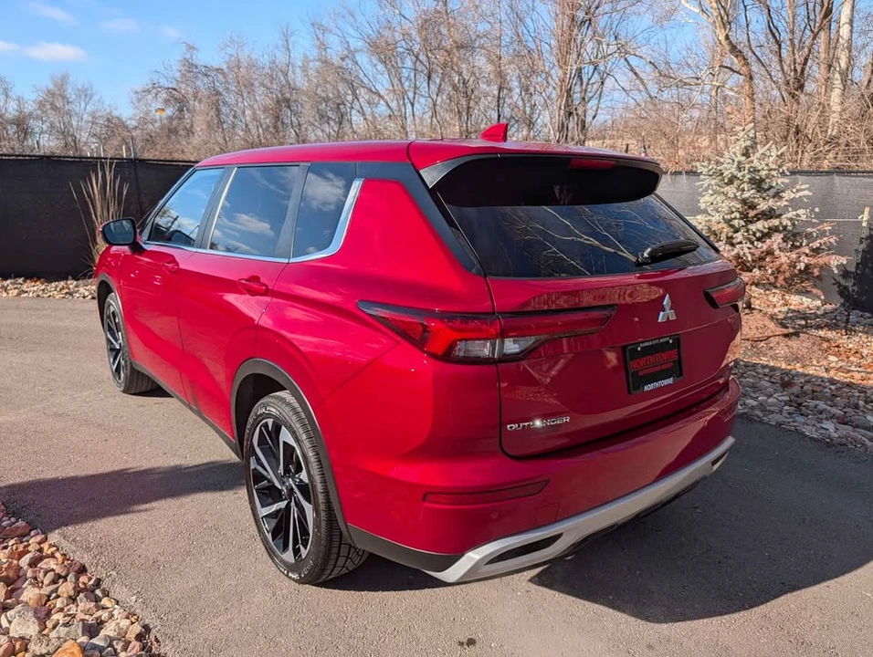 2024 Mitsubishi Outlander - Image 3 of 20