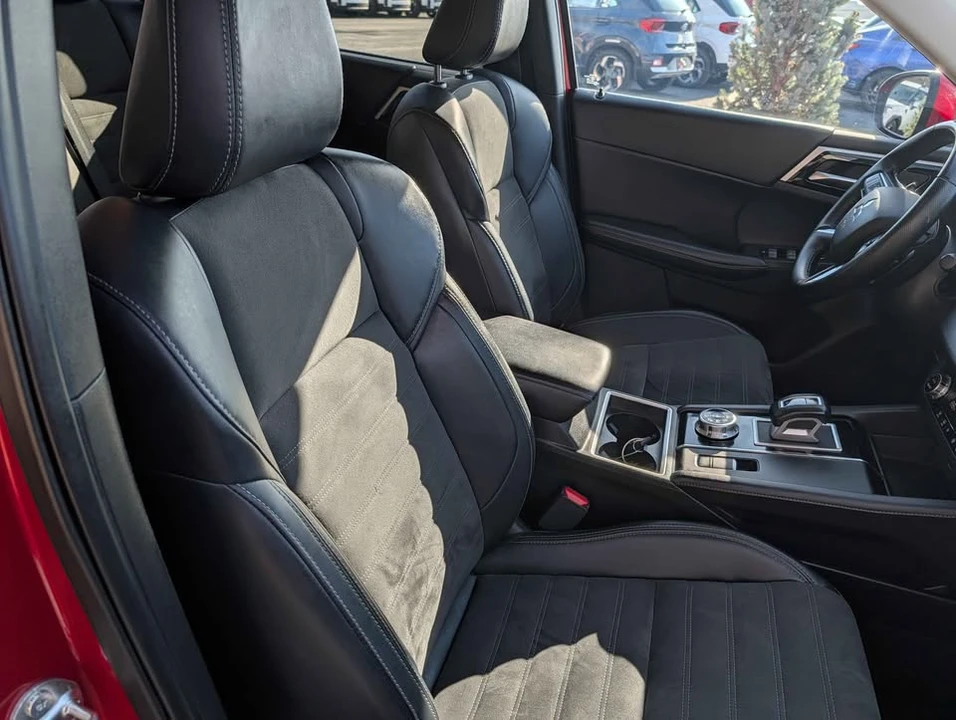 2024 Mitsubishi Outlander - Image 10 of 20