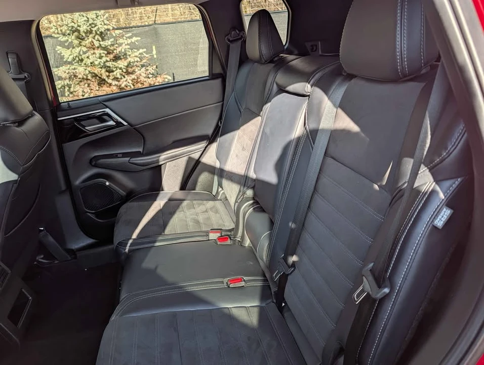 2024 Mitsubishi Outlander - Image 13 of 20