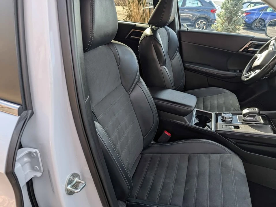 2024 Mitsubishi Outlander - Image 9 of 20
