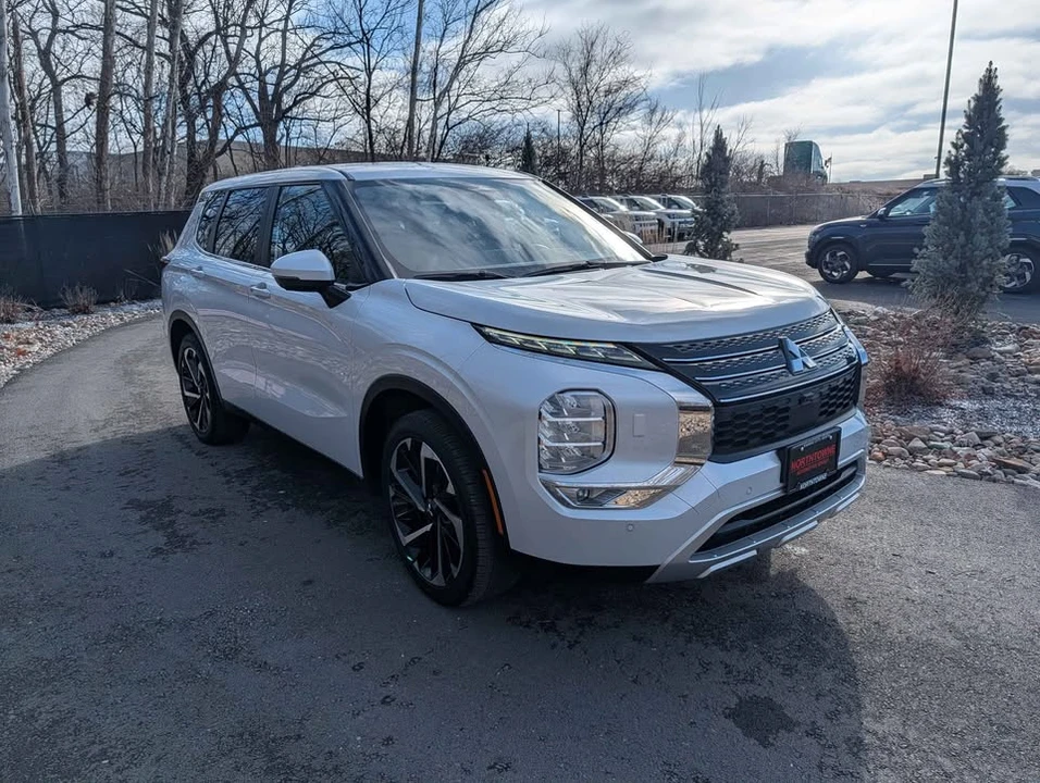 2024 Mitsubishi Outlander - Image 7 of 20