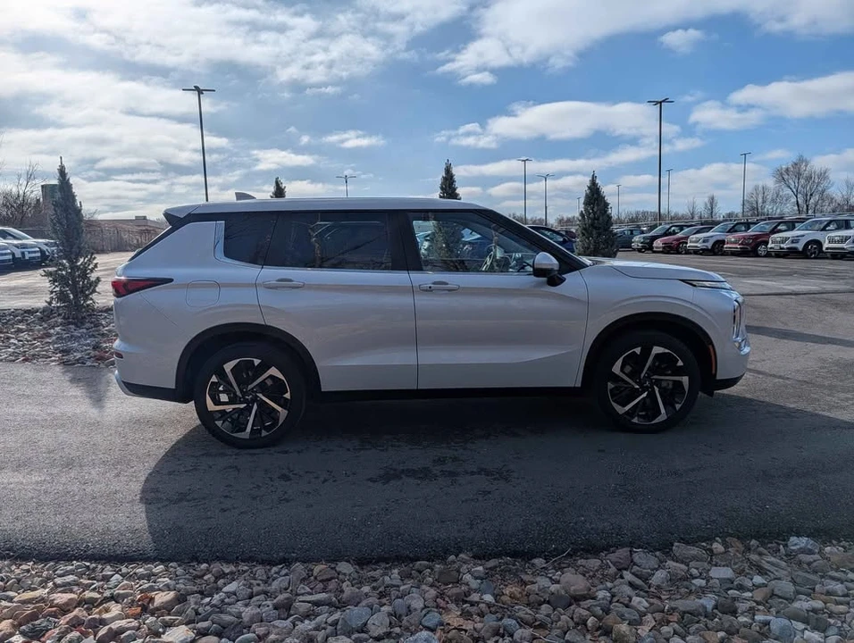 2024 Mitsubishi Outlander - Image 6 of 20