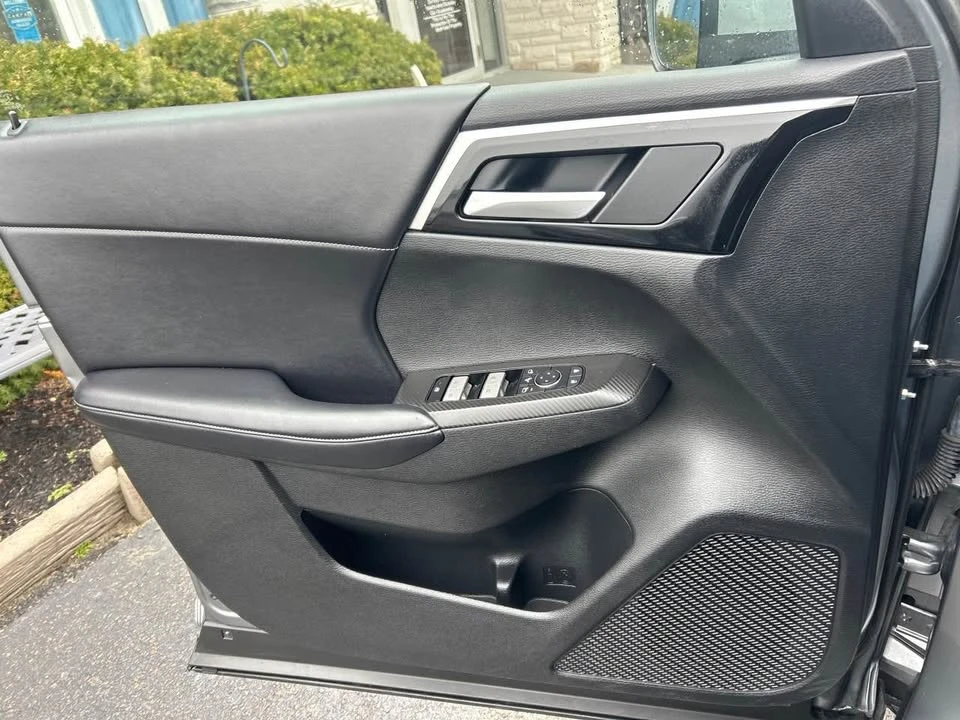 2024 Mitsubishi Outlander - Image 16 of 20