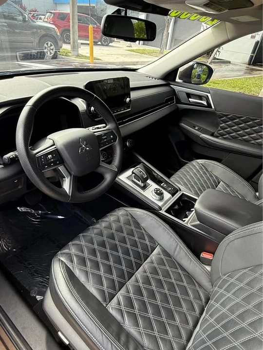 2024 Mitsubishi Outlander - Image 5 of 7