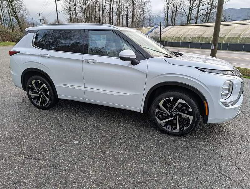 2024 Mitsubishi Outlander - Image 4 of 13