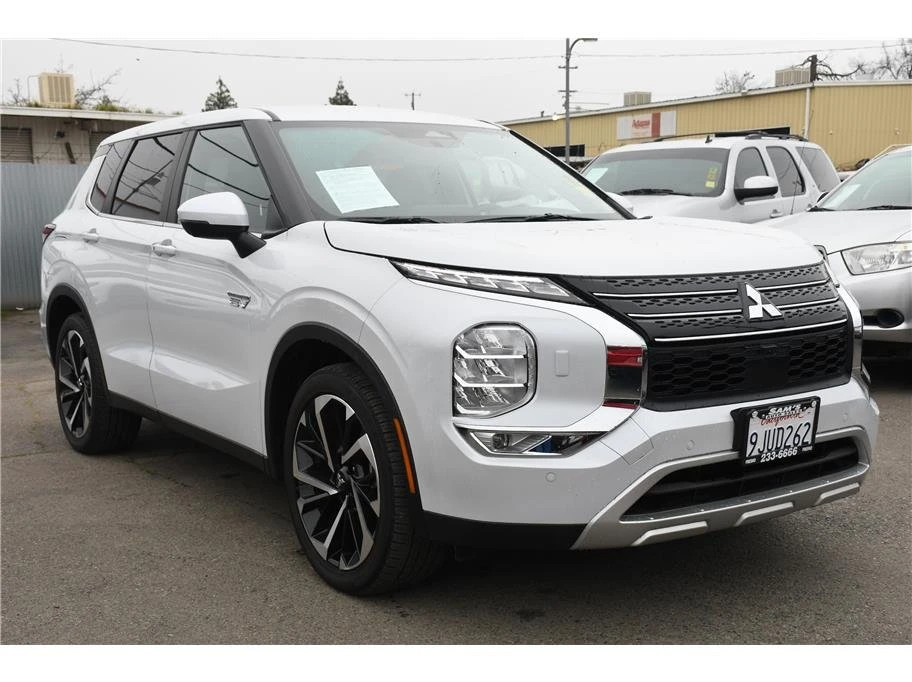 2024 Mitsubishi Outlander - Image 3 of 14
