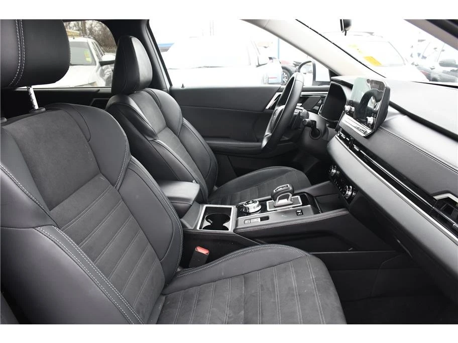 2024 Mitsubishi Outlander - Image 8 of 14