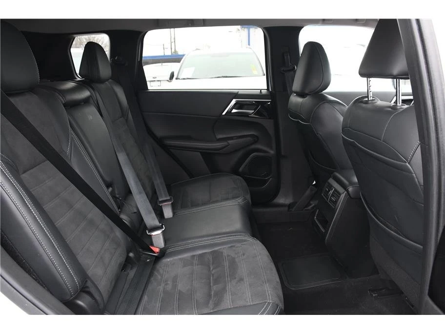 2024 Mitsubishi Outlander - Image 9 of 14