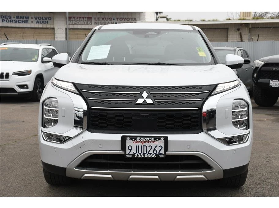 2024 Mitsubishi Outlander - Image 2 of 14